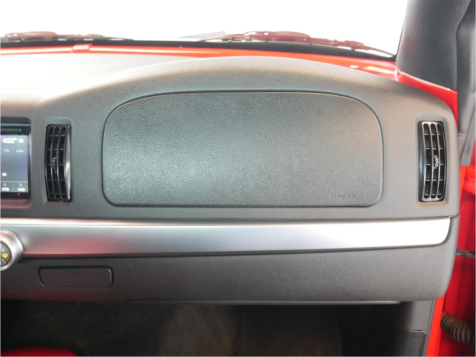 2003 Chevrolet SSR - Image 24 of 31