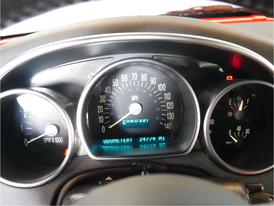 2003 Chevrolet SSR - Image 21 of 31
