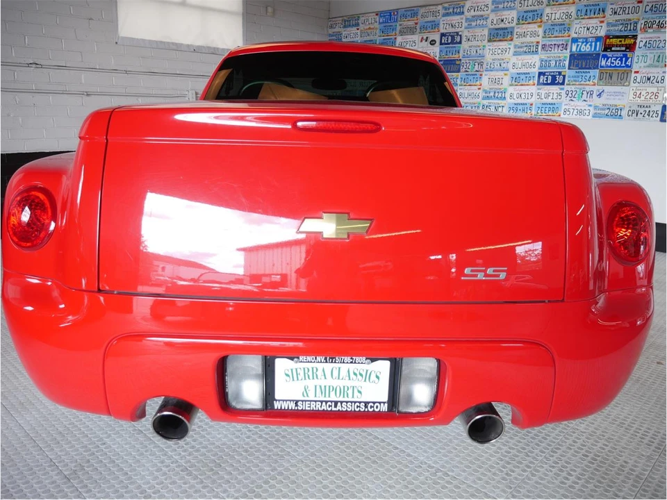 2003 Chevrolet SSR - Image 6 of 31