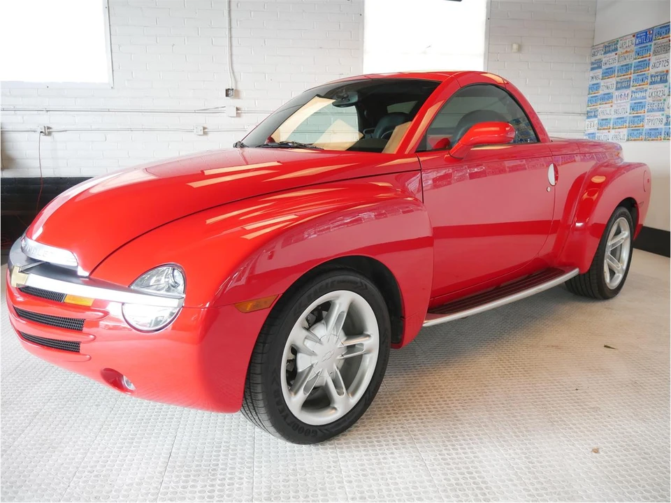 2003 Chevrolet SSR - Image 2 of 31