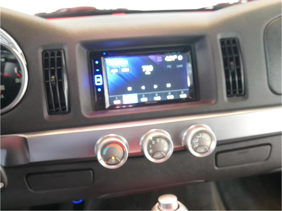 2003 Chevrolet SSR - Image 22 of 31