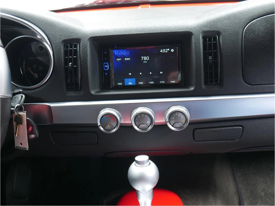 2003 Chevrolet SSR - Image 23 of 31