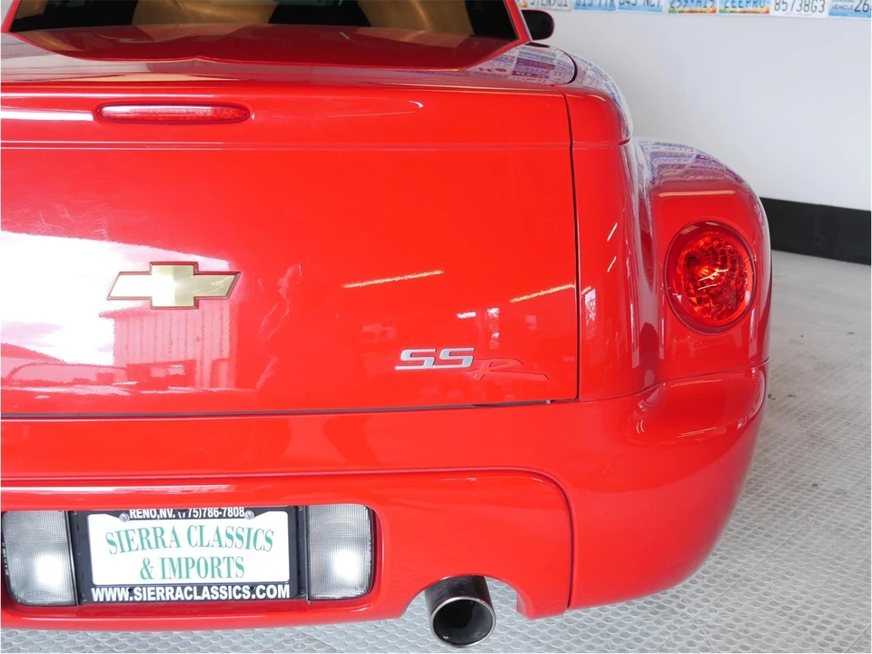2003 Chevrolet SSR - Image 8 of 31
