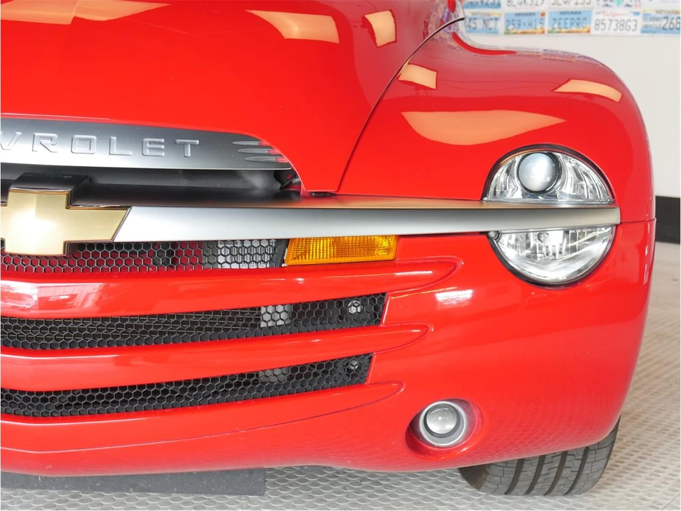 2003 Chevrolet SSR - Image 5 of 31