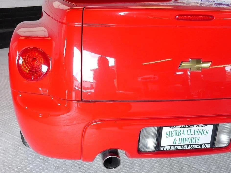 2003 Chevrolet SSR - Image 8 of 12