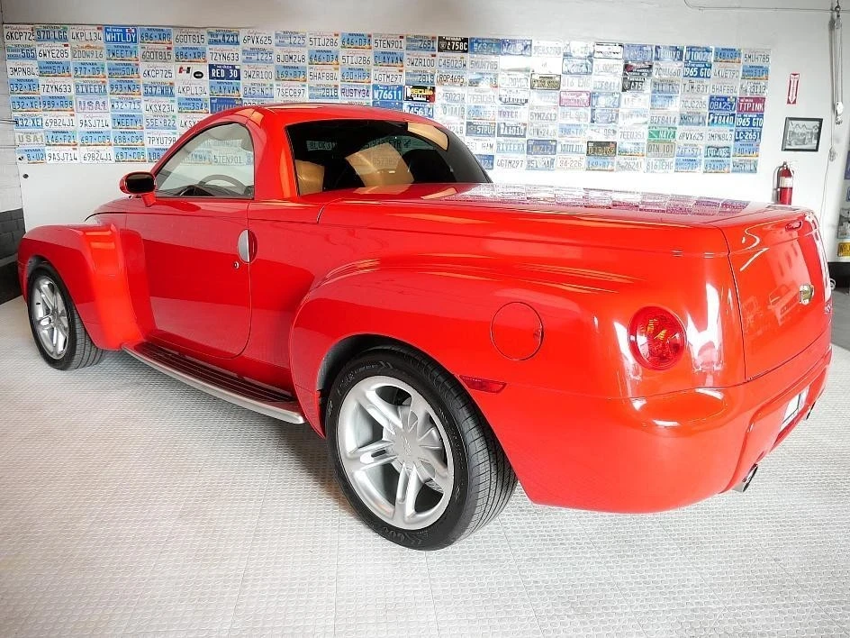 2003 Chevrolet SSR - Image 11 of 12