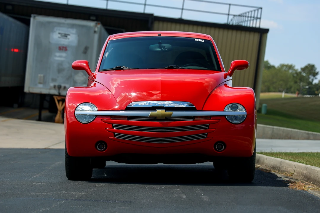 2003 Chevrolet SSR - Image 2 of 31