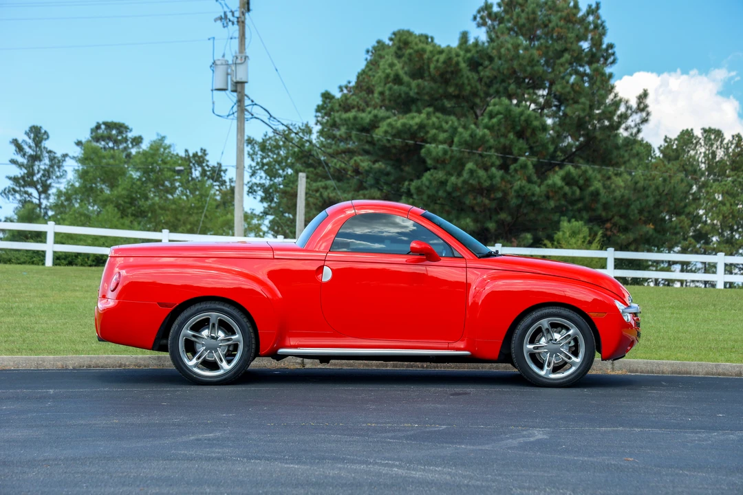 2003 Chevrolet SSR - Image 3 of 31