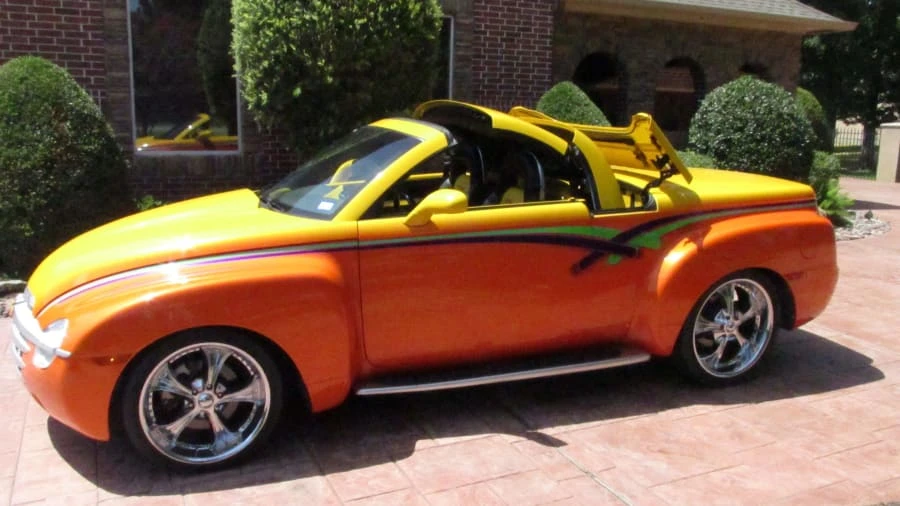 2003 Chevrolet SSR - Image 2 of 12