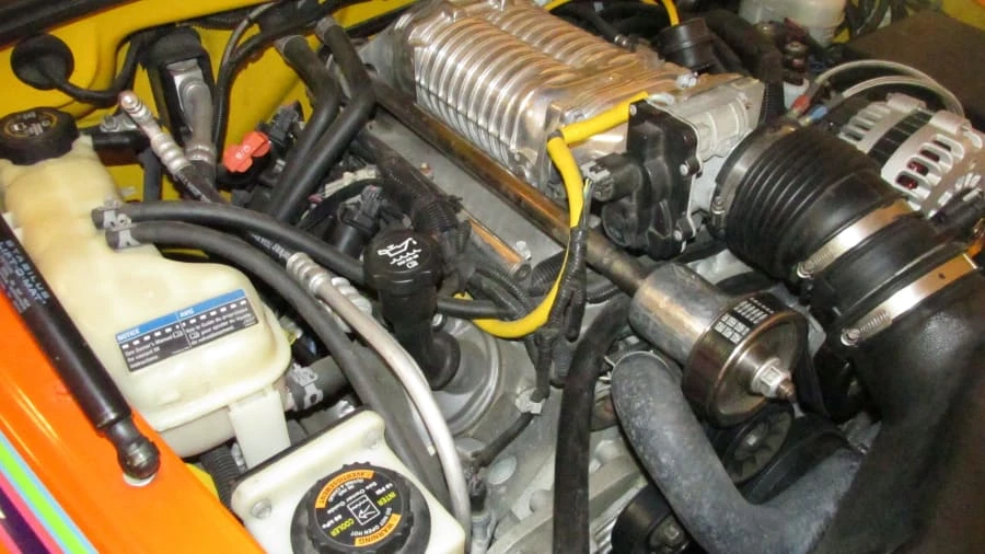2003 Chevrolet SSR - Image 9 of 12
