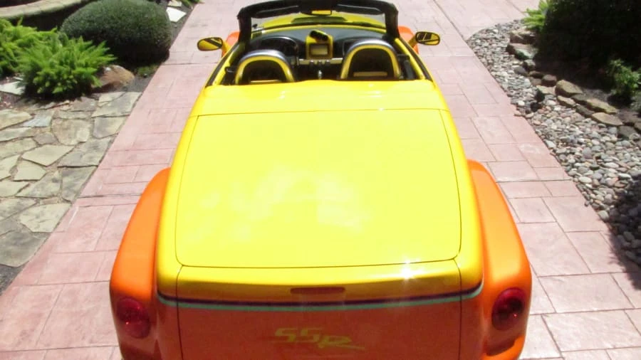 2003 Chevrolet SSR - Image 10 of 12