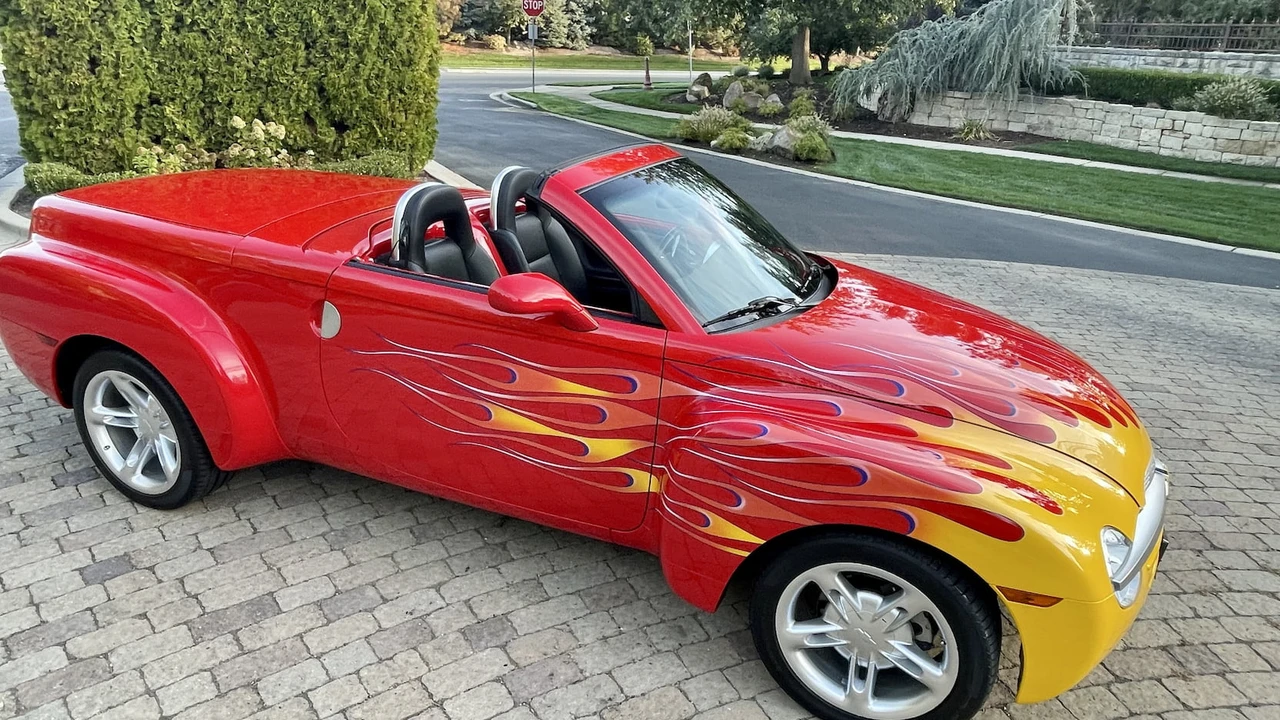 2003 Chevrolet SSR - Image 17 of 21