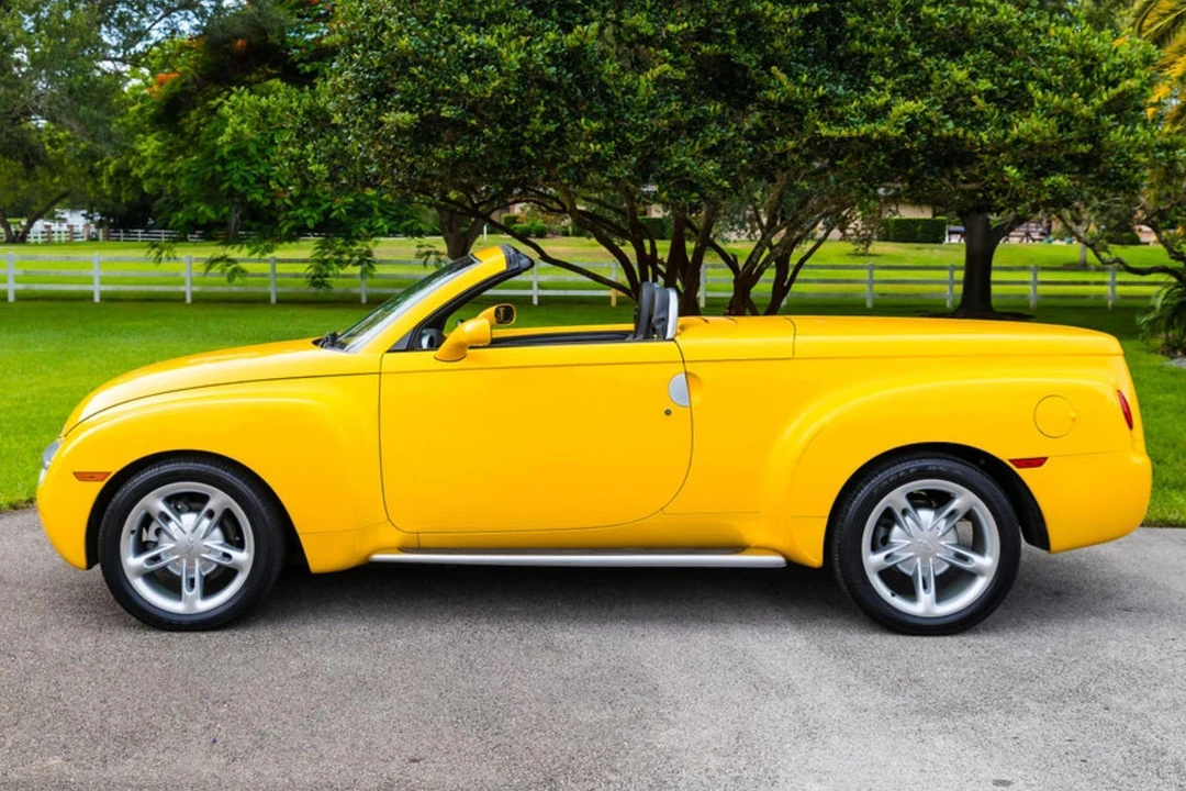 2003 Chevrolet SSR - Image 3 of 27