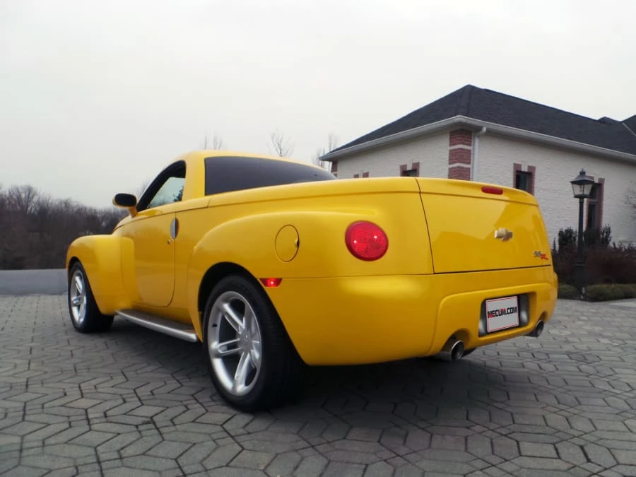 2003 Chevrolet SSR - Image 3 of 12