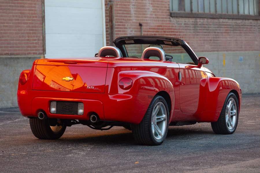 2003 Chevrolet SSR - Image 3 of 26