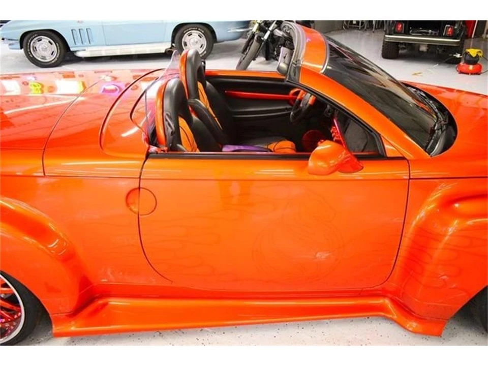 2003 Chevrolet SSR - Image 30 of 31