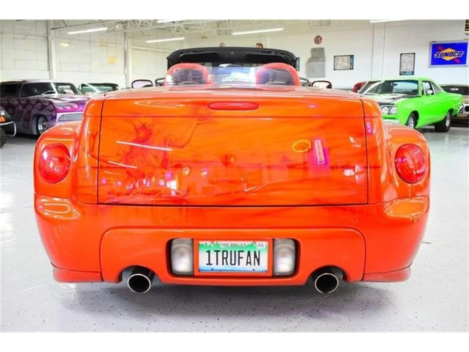 2003 Chevrolet SSR - Image 23 of 31