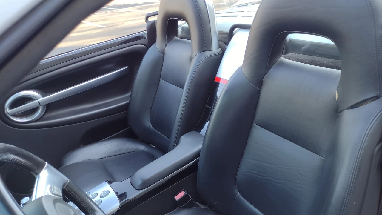 2003 Chevrolet SSR - Image 6 of 17