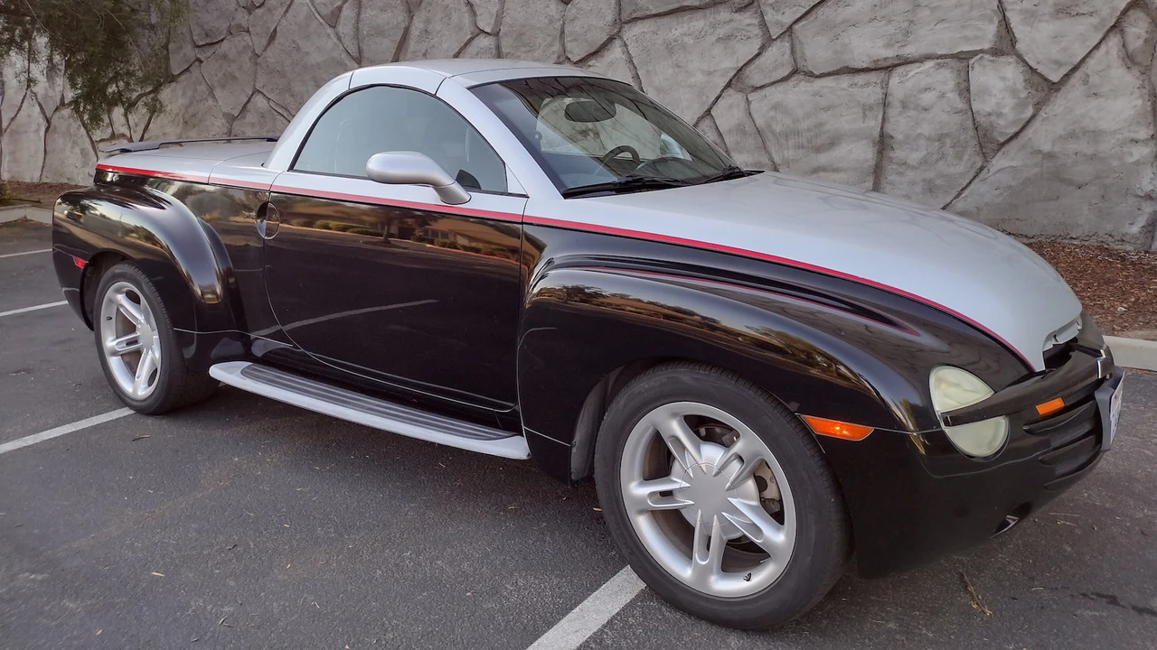 2003 Chevrolet SSR - Image 17 of 17