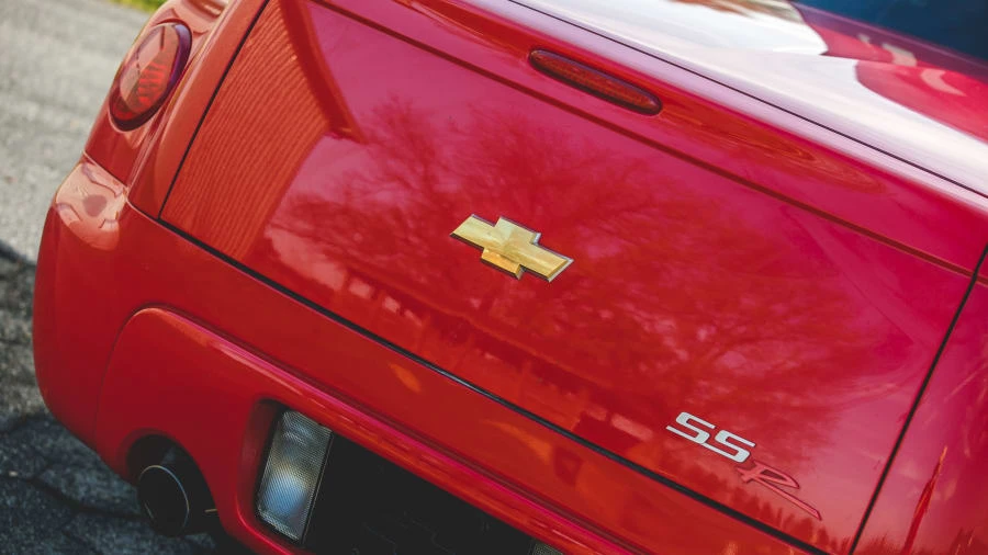 2003 Chevrolet SSR - Image 10 of 12