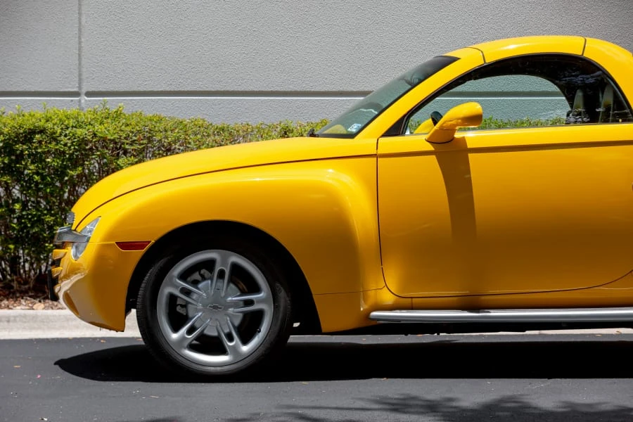 2003 Chevrolet SSR - Image 19 of 31
