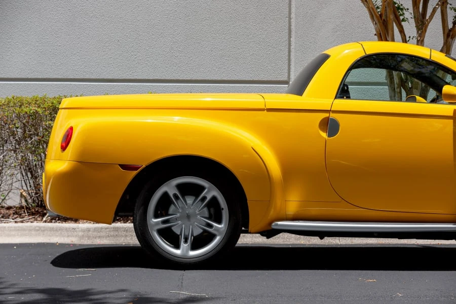 2003 Chevrolet SSR - Image 16 of 31