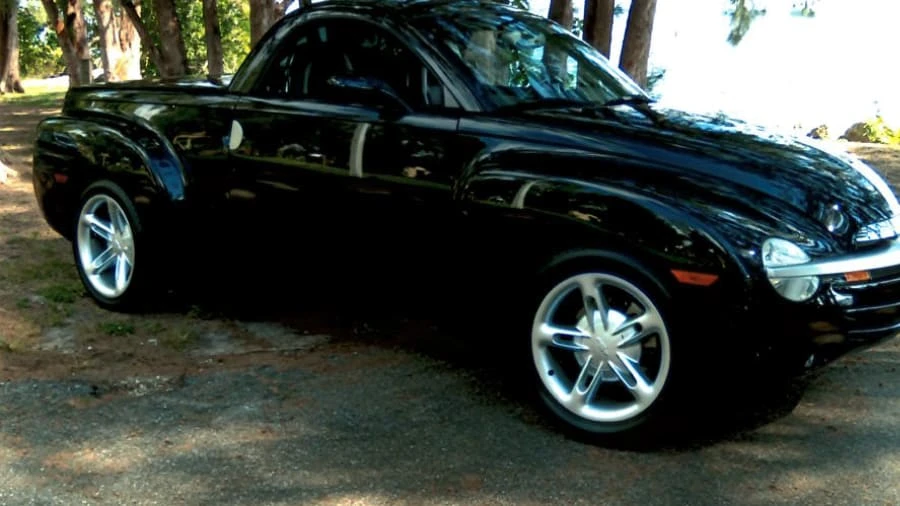 2003 Chevrolet SSR - Image 2 of 7