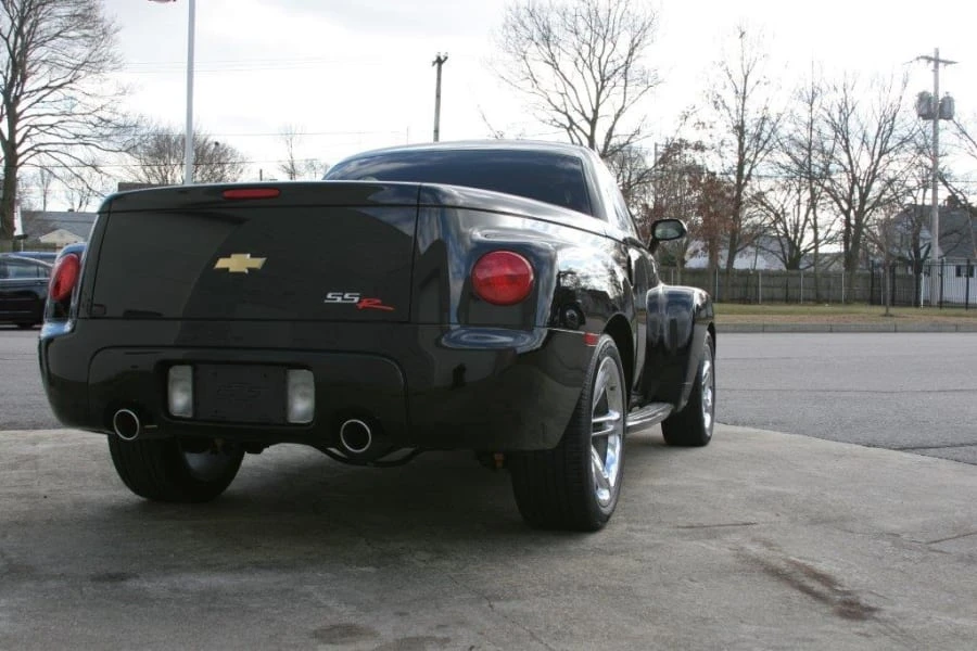 2003 Chevrolet SSR - Image 2 of 3