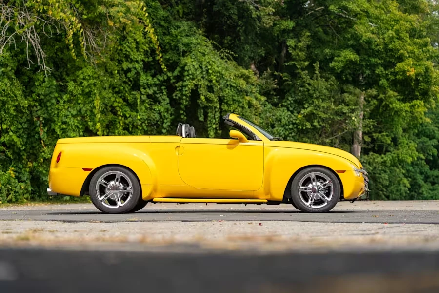 2003 Chevrolet SSR - Image 9 of 24