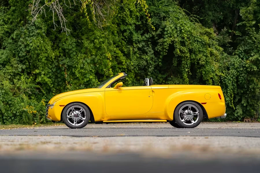 2003 Chevrolet SSR - Image 2 of 24
