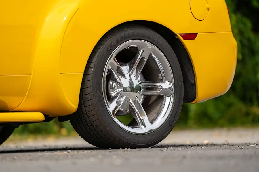 2003 Chevrolet SSR - Image 14 of 24