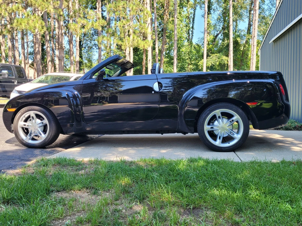 2003 Chevrolet SSR - Image 18 of 31