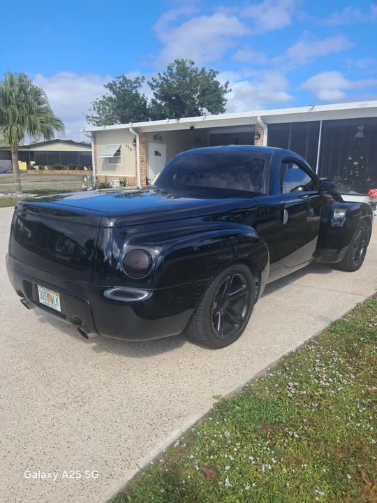 2003 Chevrolet SSR - Image 3 of 8