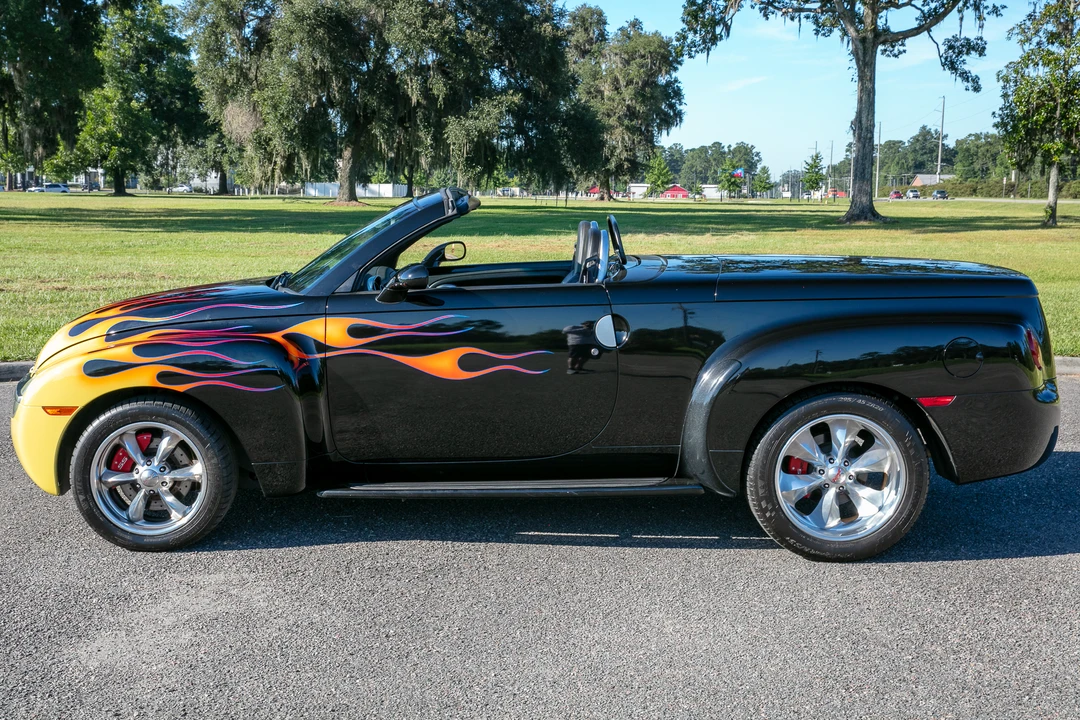 2003 Chevrolet SSR - Image 18 of 31