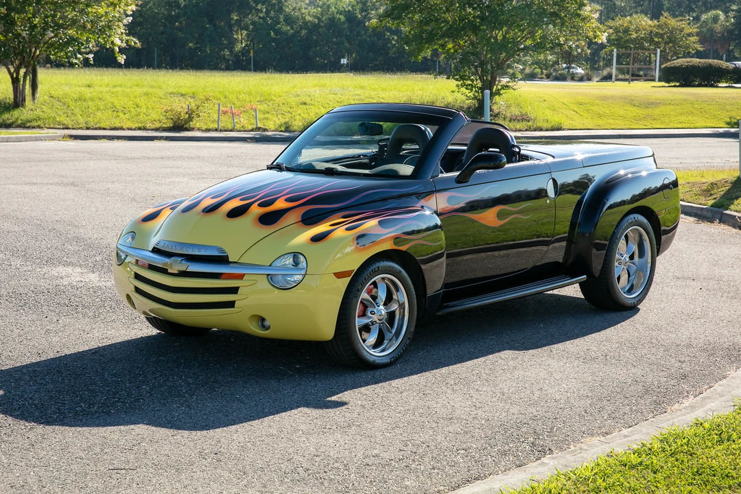 2003 Chevrolet SSR - Image 3 of 31
