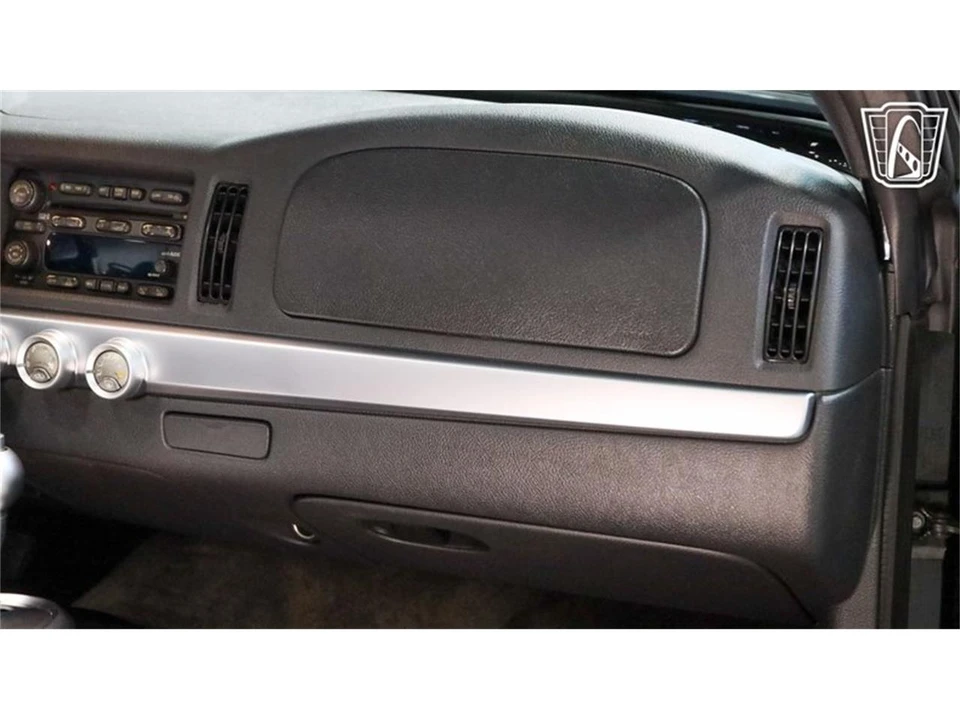 2003 Chevrolet SSR - Image 16 of 31
