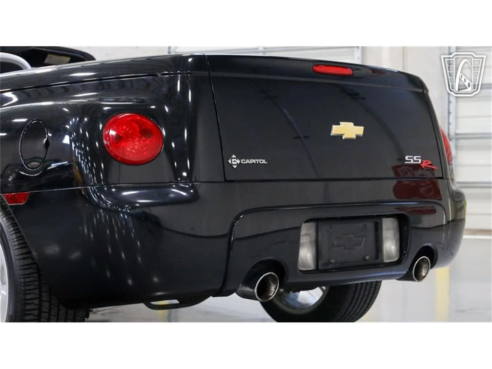 2003 Chevrolet SSR - Image 11 of 31