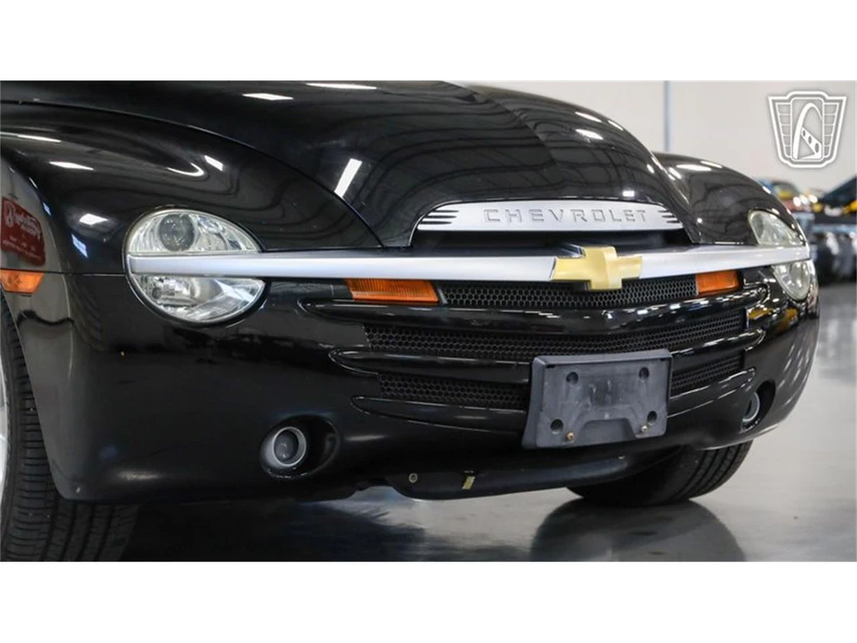 2003 Chevrolet SSR - Image 10 of 31