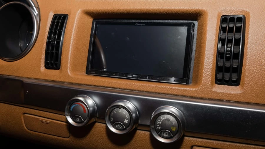 2003 Chevrolet SSR - Image 20 of 27