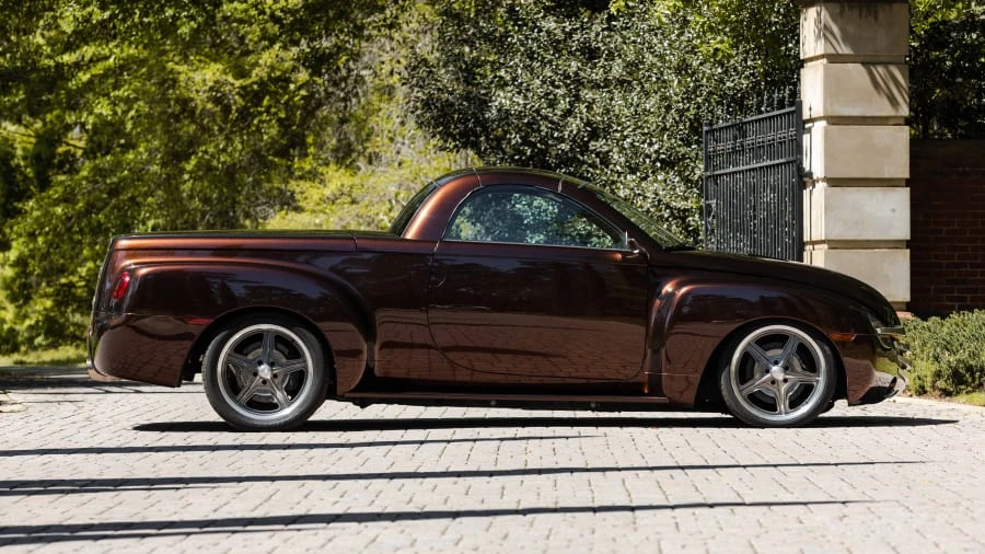 2003 Chevrolet SSR - Image 2 of 27