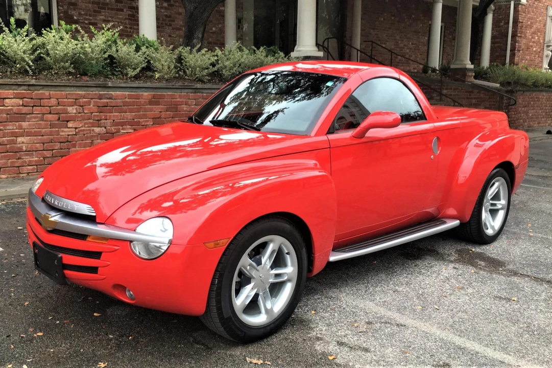 2003 Chevrolet SSR - Image 3 of 31