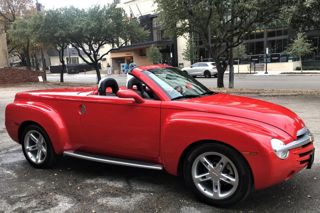 2003 Chevrolet SSR - Image 17 of 31