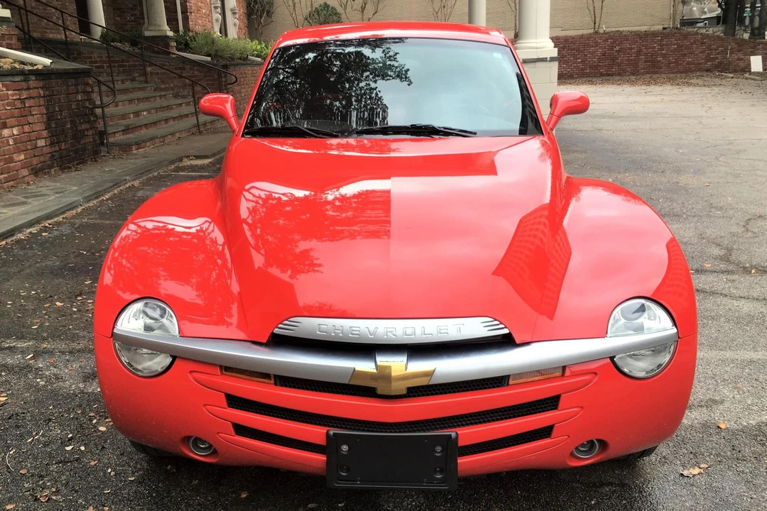 2003 Chevrolet SSR - Image 2 of 31