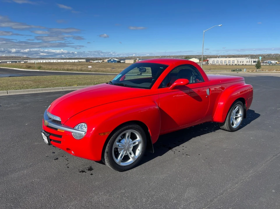 2003 Chevrolet SSR - Image 2 of 21