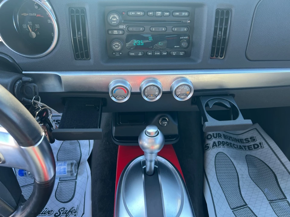 2003 Chevrolet SSR - Image 19 of 21