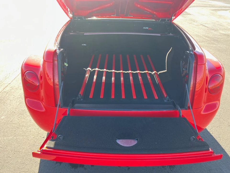 2003 Chevrolet SSR - Image 9 of 21