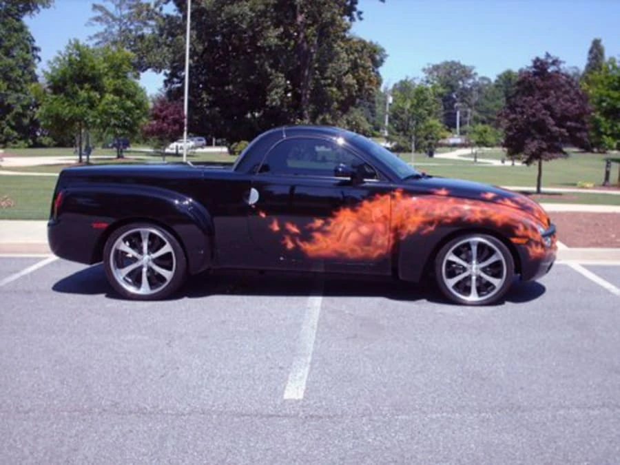 2003 Chevrolet SSR - Image 2 of 8