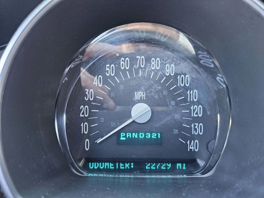 2003 Chevrolet SSR - Image 11 of 13