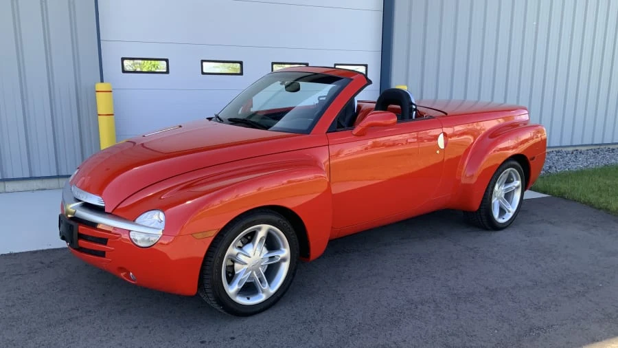 2003 Chevrolet SSR - Image 3 of 13