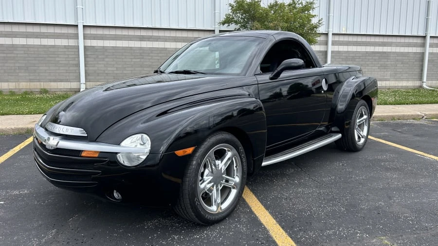 2003 Chevrolet SSR - Image 4 of 11
